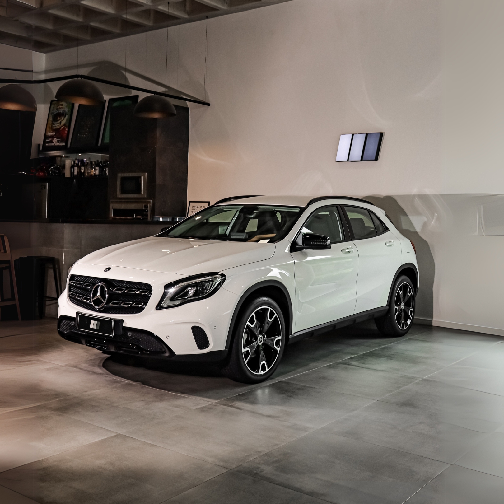 MERCEDES-BENZ GLA 200 NIGHT EDITION